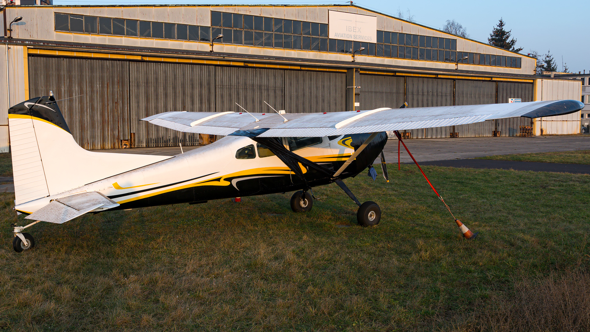 Cessna A185F