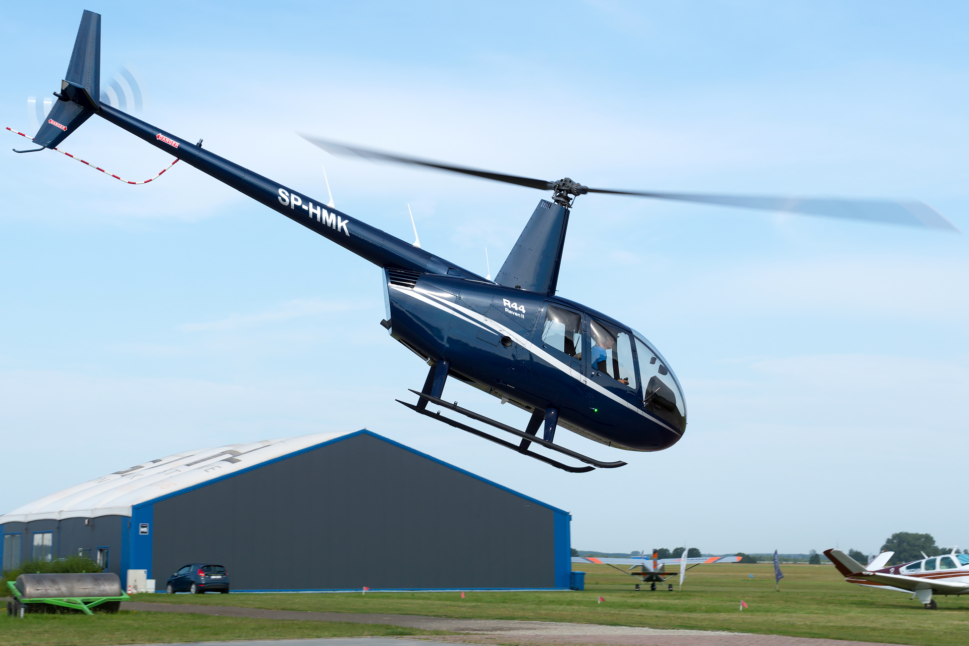 Robinson R44