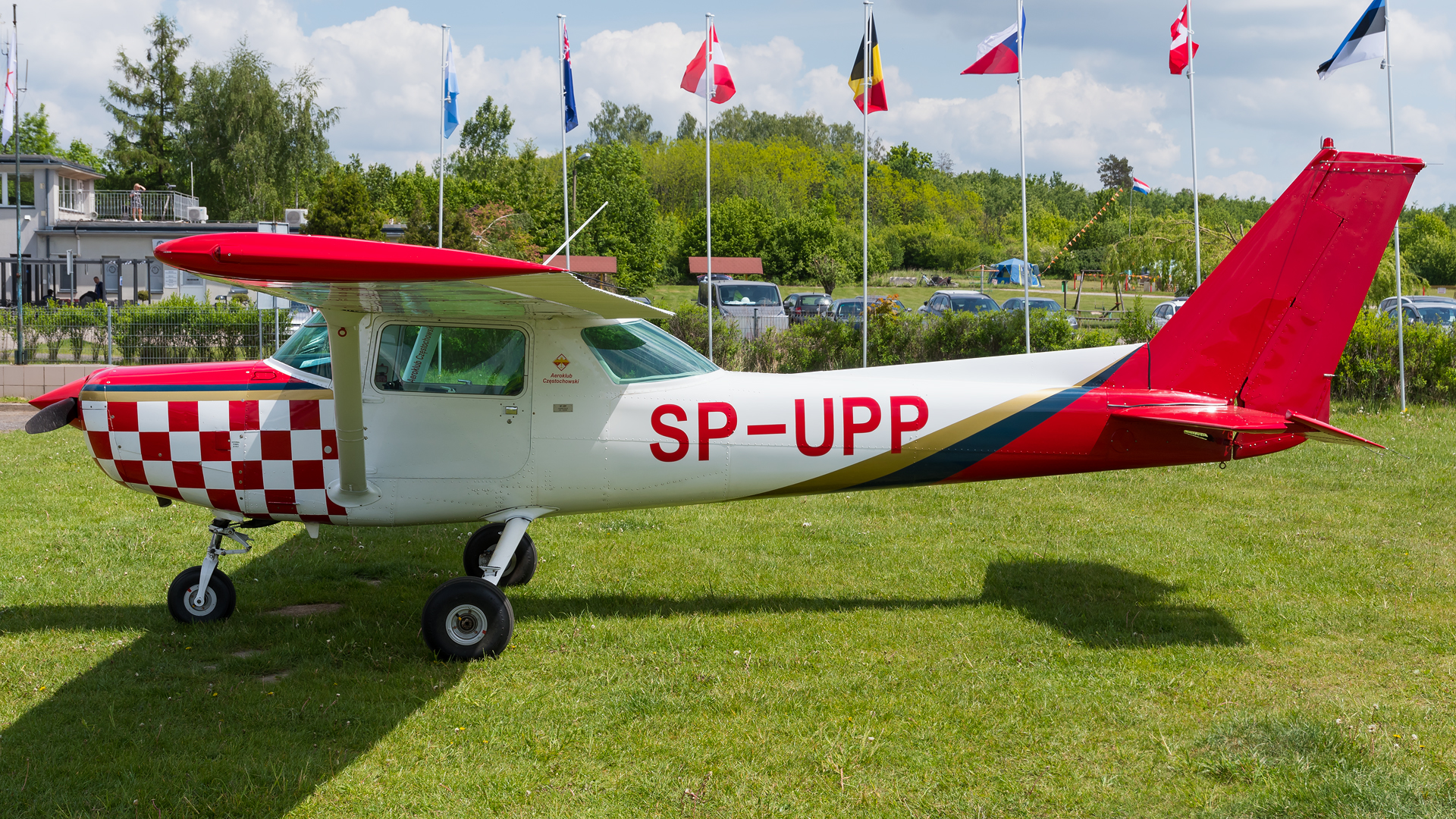 Reims-cessna FA152