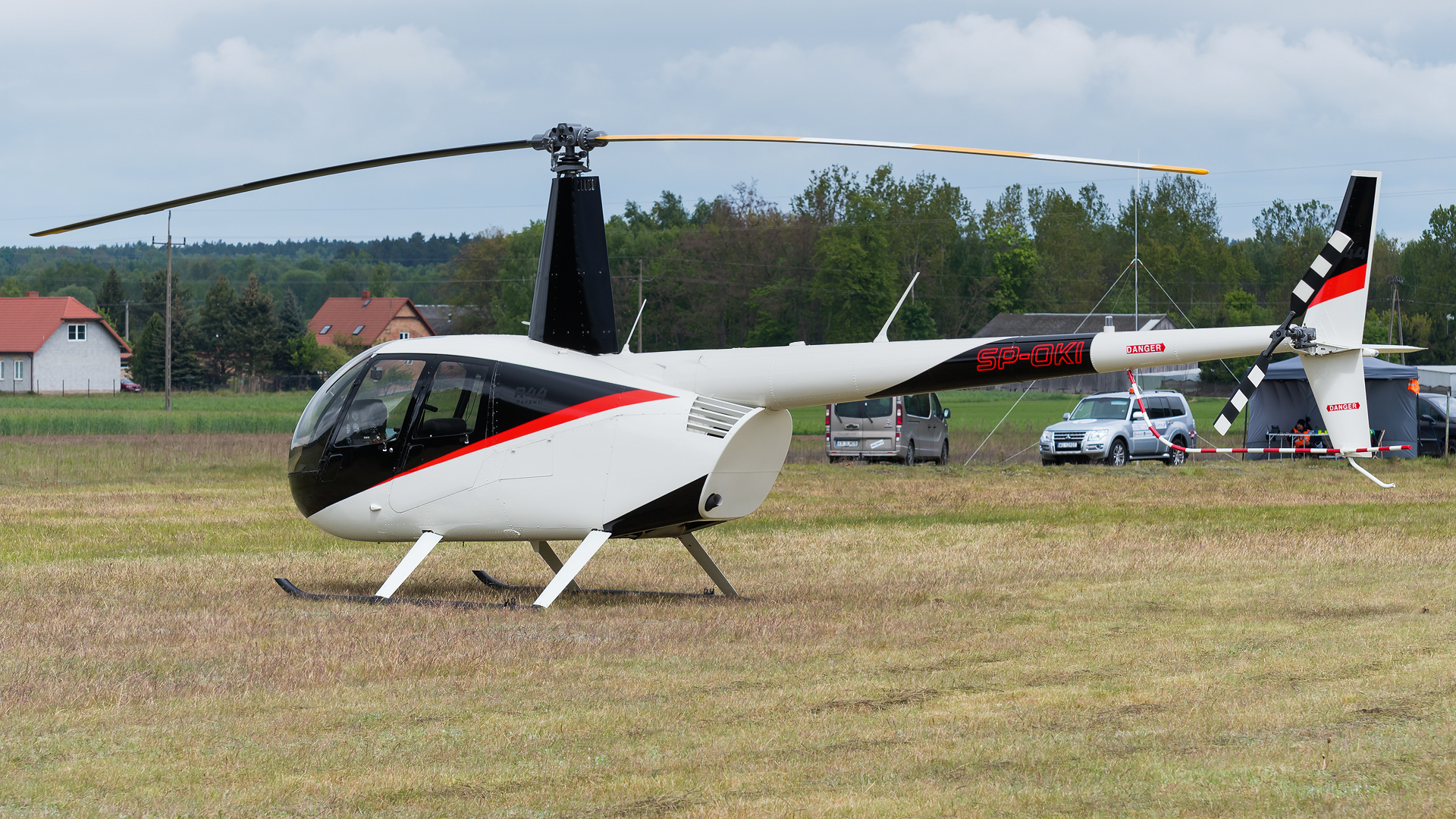 Robinson R44